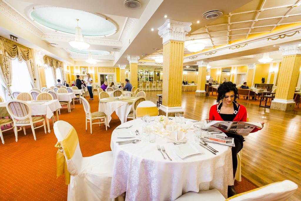 Spa Hotel Gloria Przemyśl Esterno foto