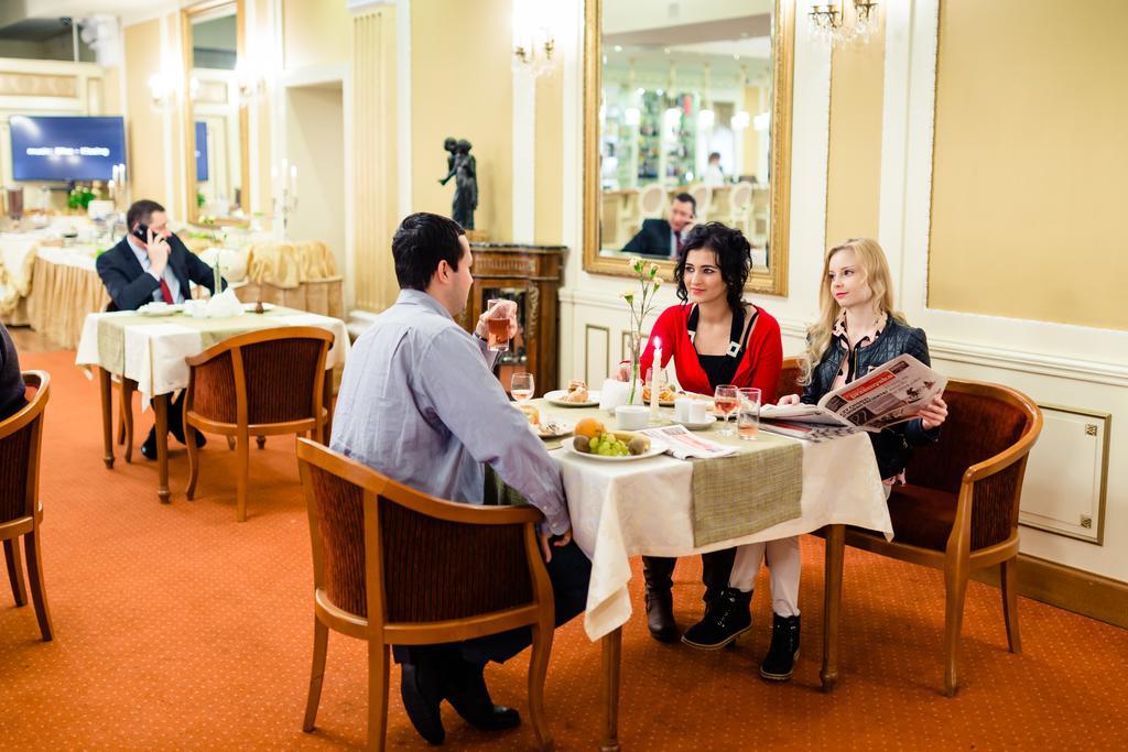 Spa Hotel Gloria Przemyśl Esterno foto