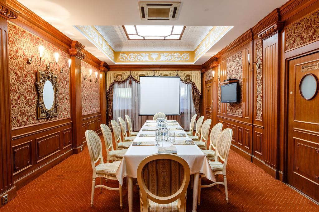 Spa Hotel Gloria Przemyśl Esterno foto
