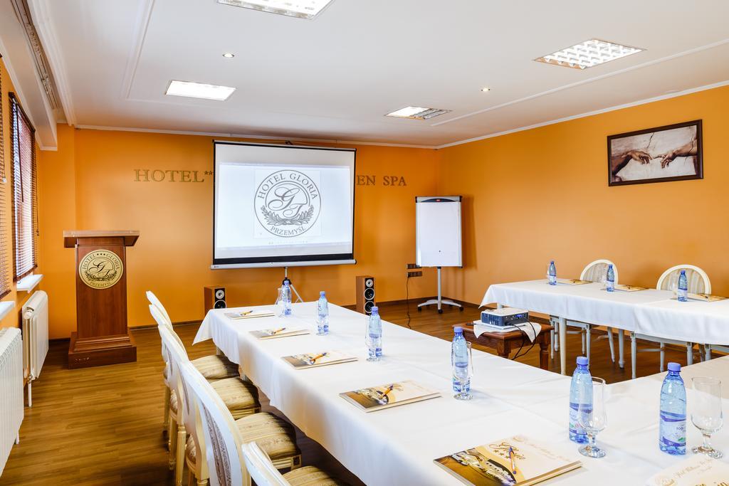 Spa Hotel Gloria Przemyśl Esterno foto